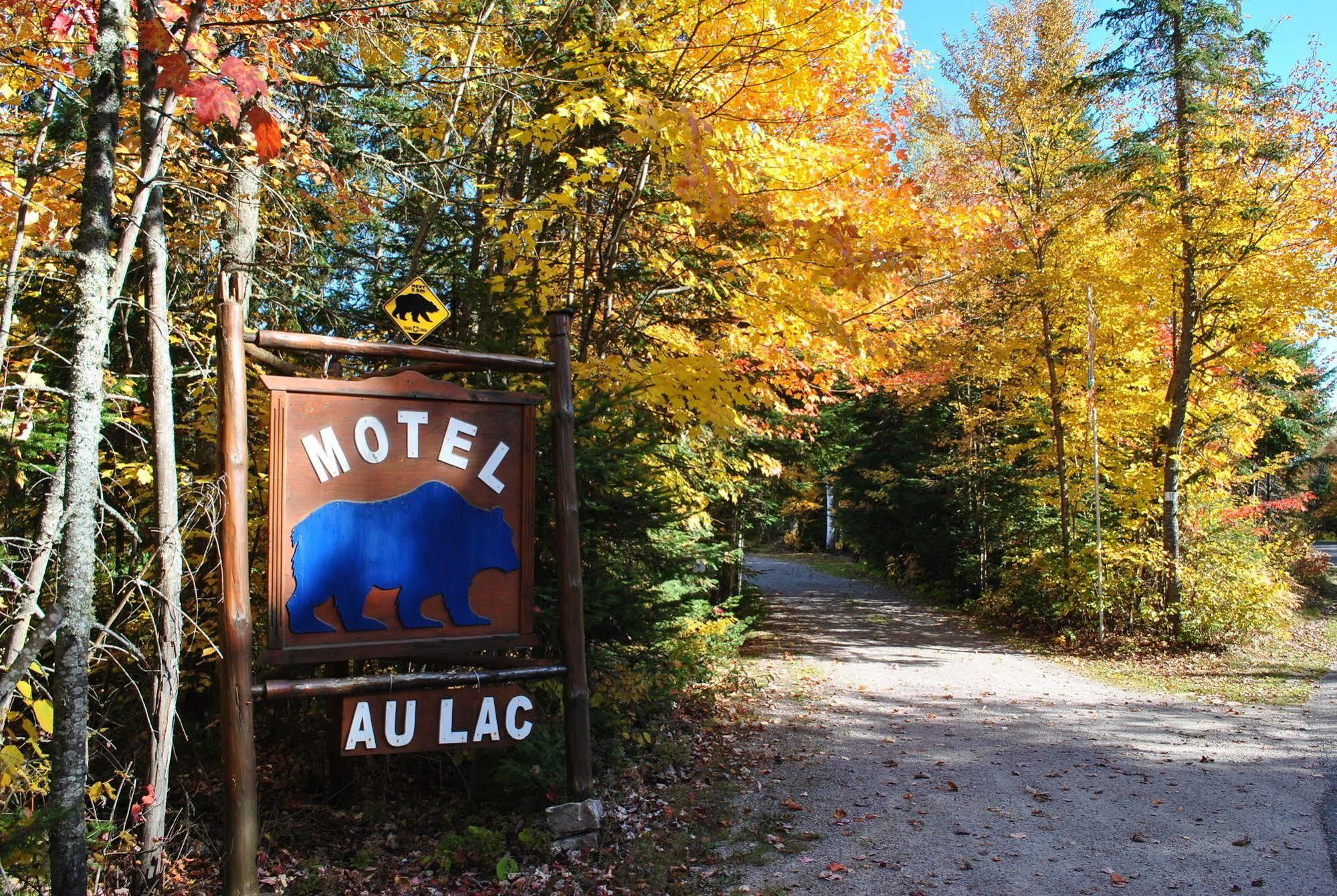 Lac-Saguay Motel Ours Bleu מראה חיצוני תמונה